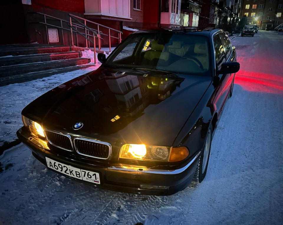 Фото в бортжурнале BMW 7 series (E38)