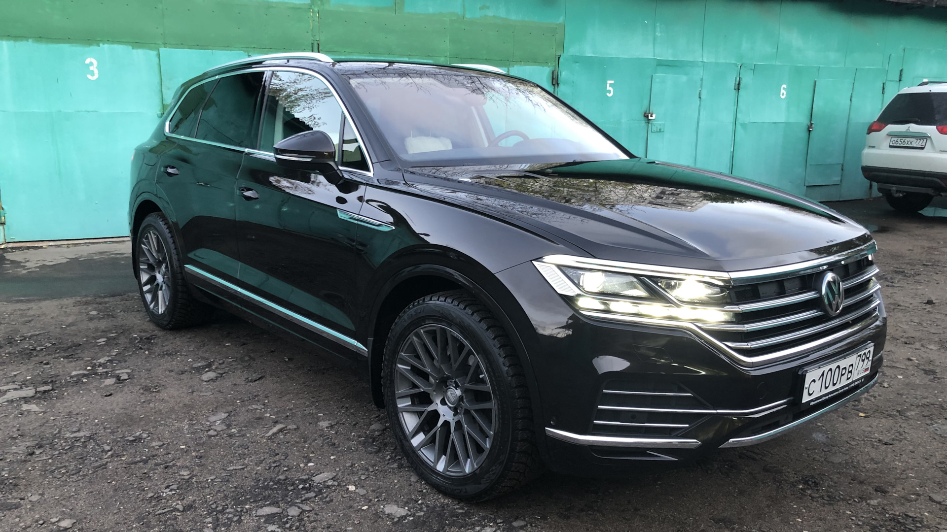 Volkswagen Touareg (3G) 2.0 бензиновый 2019 | 2.0 Exclusive на DRIVE2