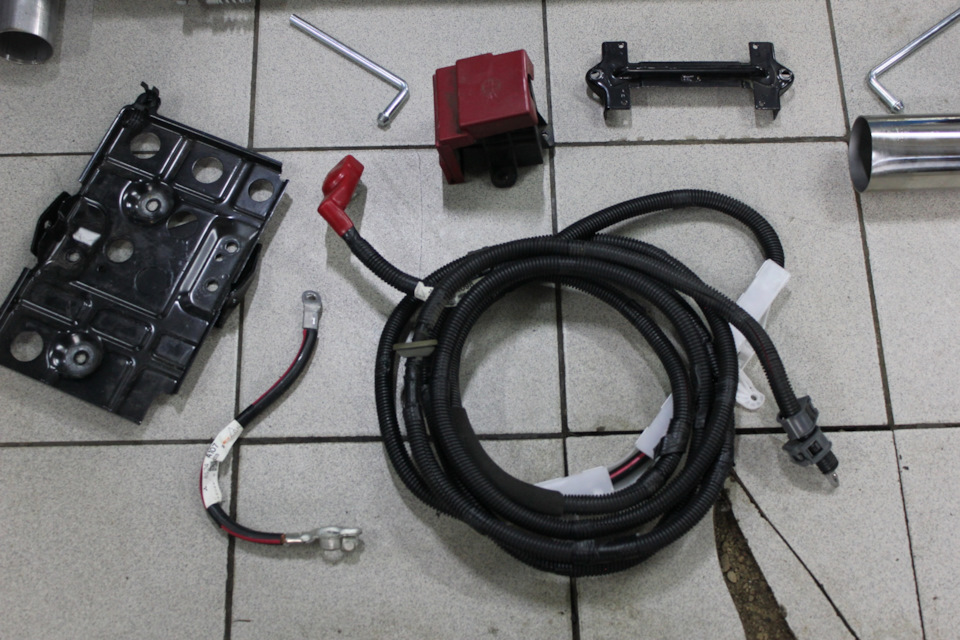 Перенос АКБ в багажник — Mitsubishi Lancer X, 2 л, 2008 года | тюнинг ...