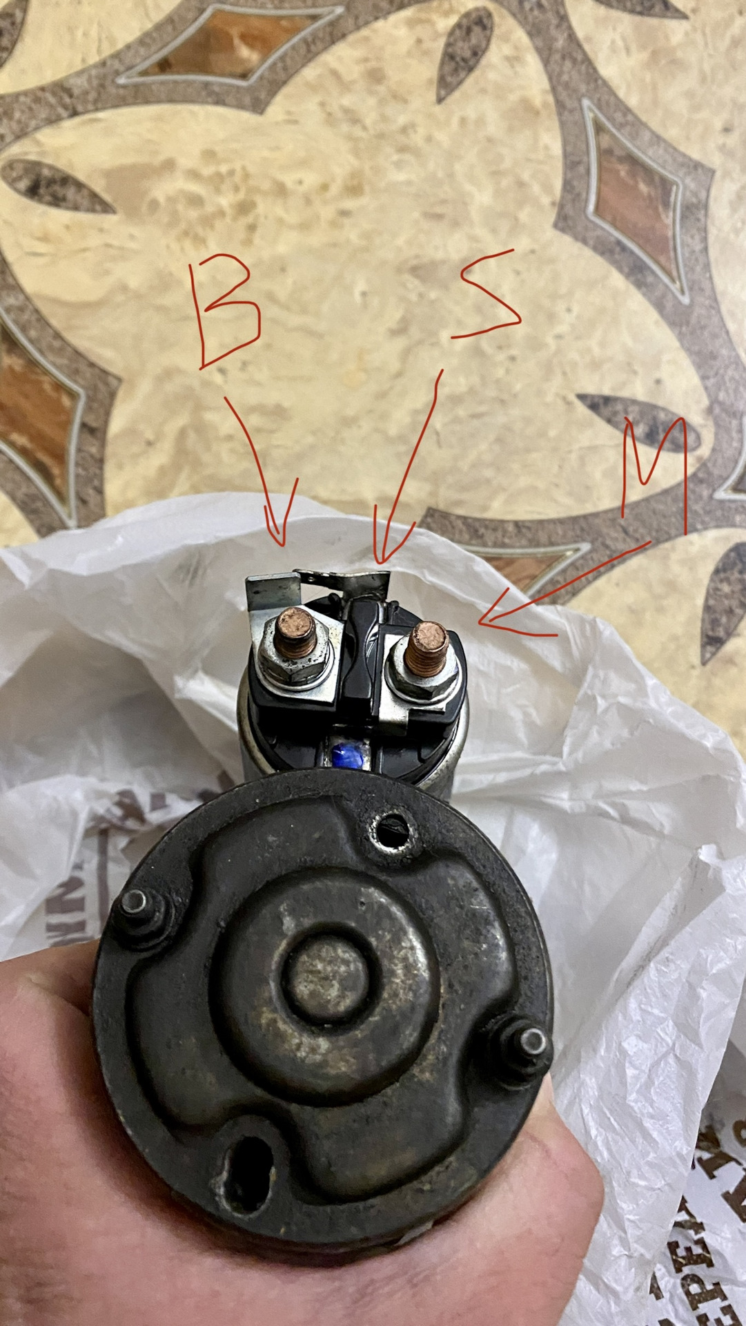 Не крутит стартер, втягивающее не щёлкает. Никаких признаков жизни ...