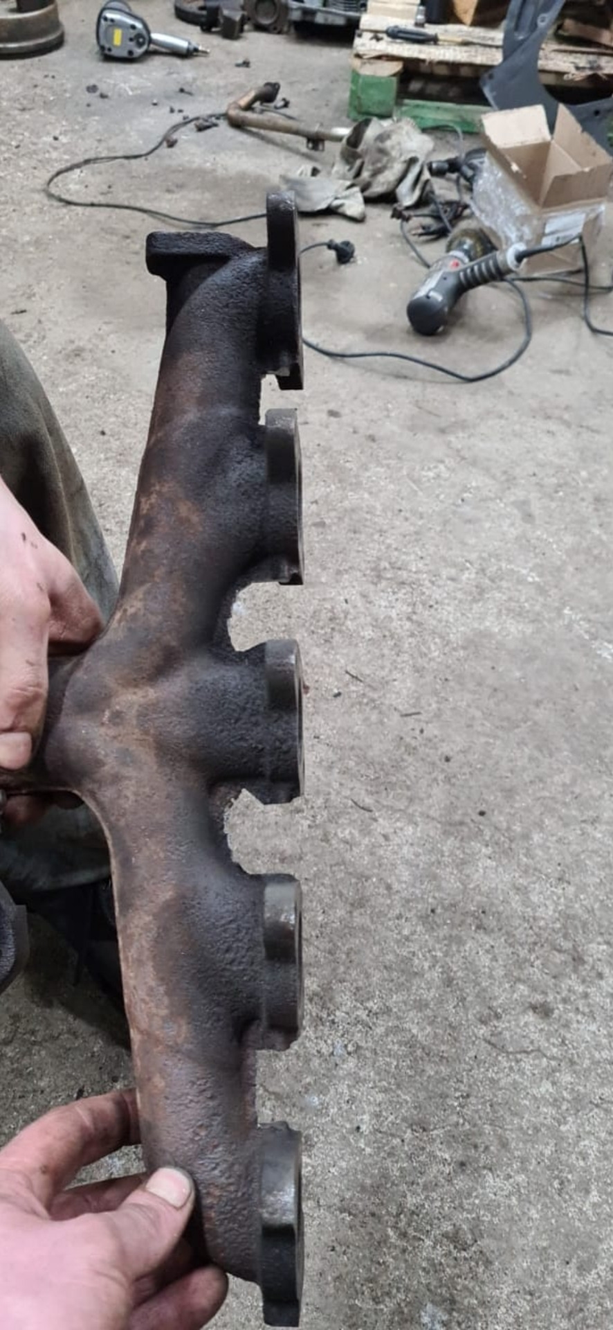 Дыши ведерко Дыши.Вырезка катализатора. И распил усов на коллекторе ...