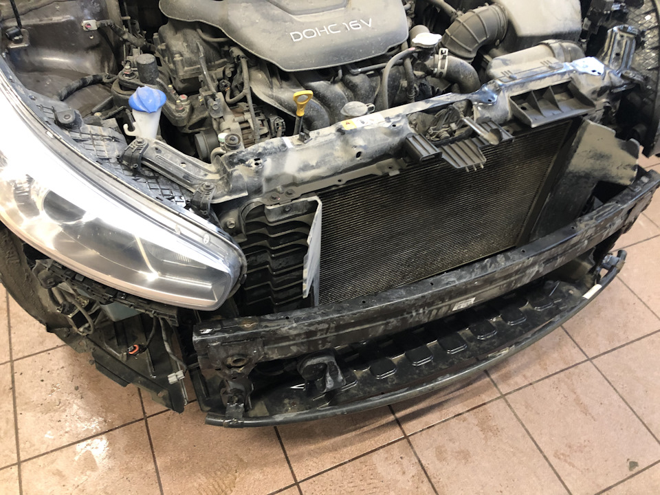 Промыл радиатор. Замена внешнего сальника коленвала. Подтяжка ремня ...