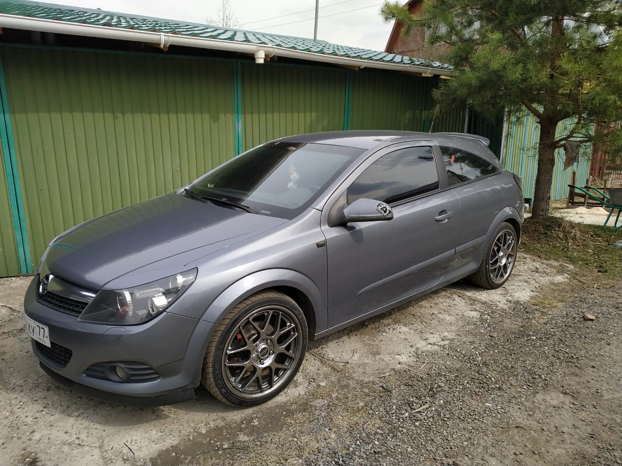 Opel Astra GTC 2008 на дисках