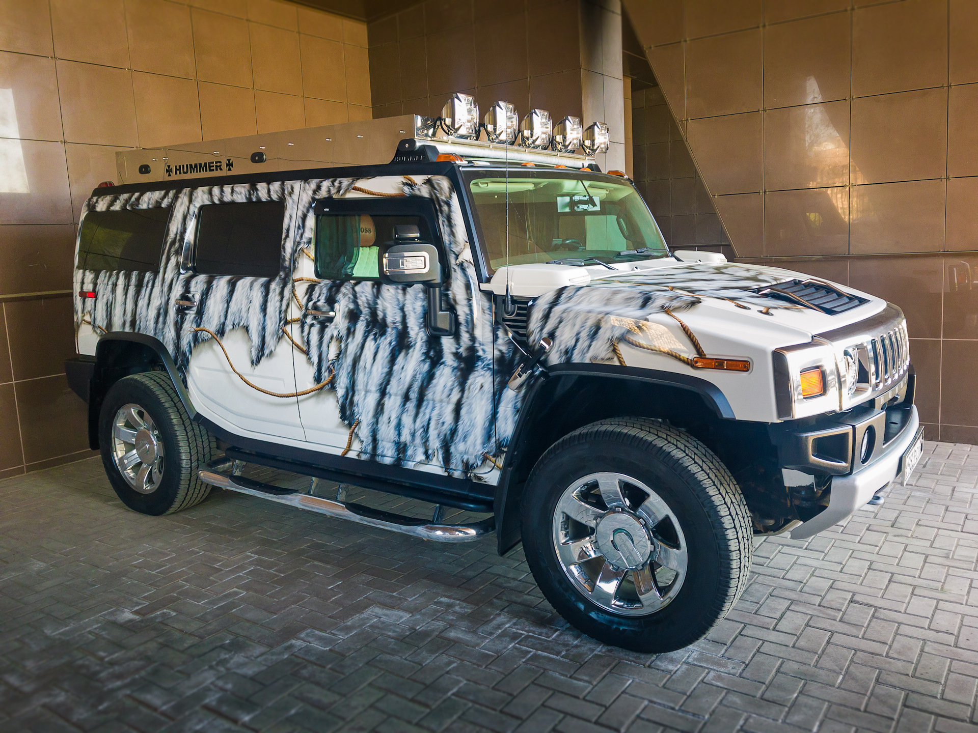 Hummer h2 White