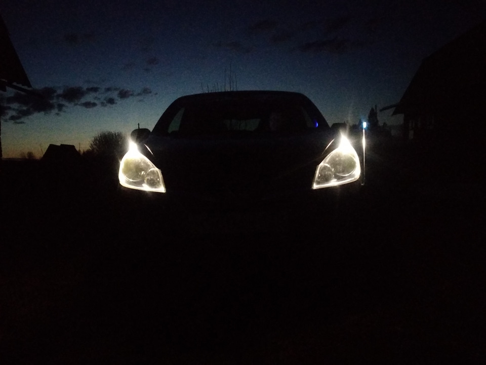 Замена галогеновых ламп в габаритах на светодиодные. — Nissan Note (1G ...