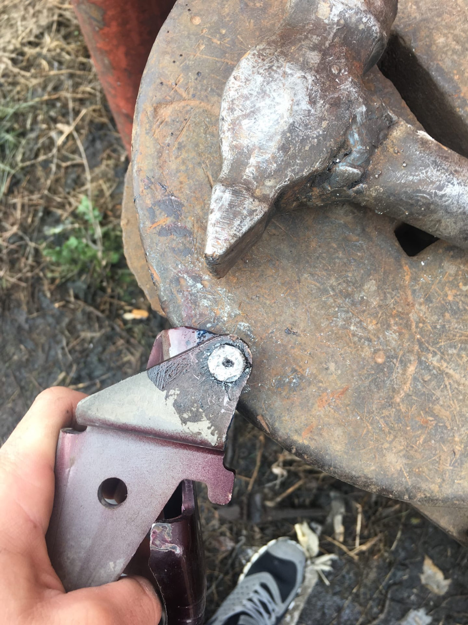 Полезная запись для приоры, петли капота — Lada Приора седан, 1,6 л ...