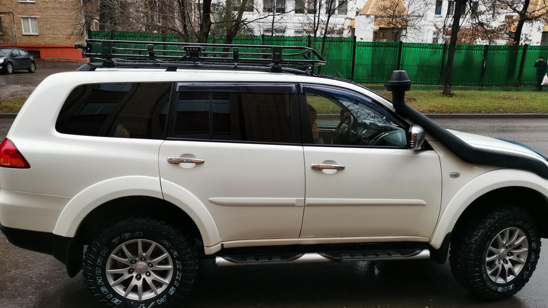 Mitsubishi pajero sport 2 бензин. Паджеро спорт 2 3405a057 драйв2. Паджеро спорт 2 стеклопакет. Лампы Паджеро спорт д 200. Артикул 42823 Паджеро спорт 2.