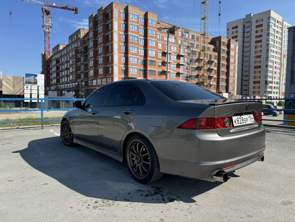 ️Сказ о том, как я менял колодки, не снимая колесо + замена масла ...