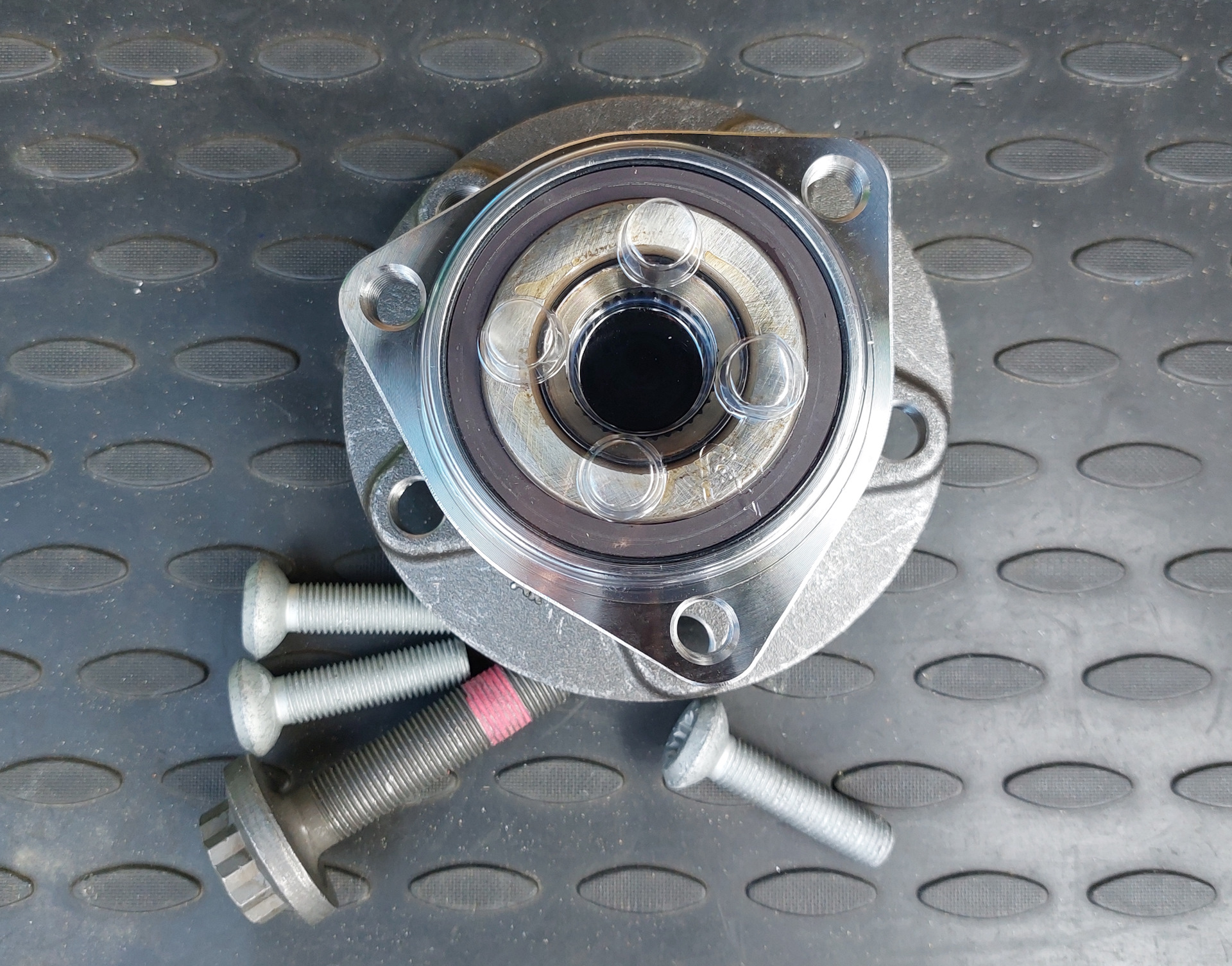 R17732 ntn-snr ступица колеса | перед прав/лев |. Подшипник ступицы колеса mitsubishi asx 1. Snr подшипники вольво s60 ступица передняя. Подшипник snr октавия а5. Ступица колеса санта фе 3.