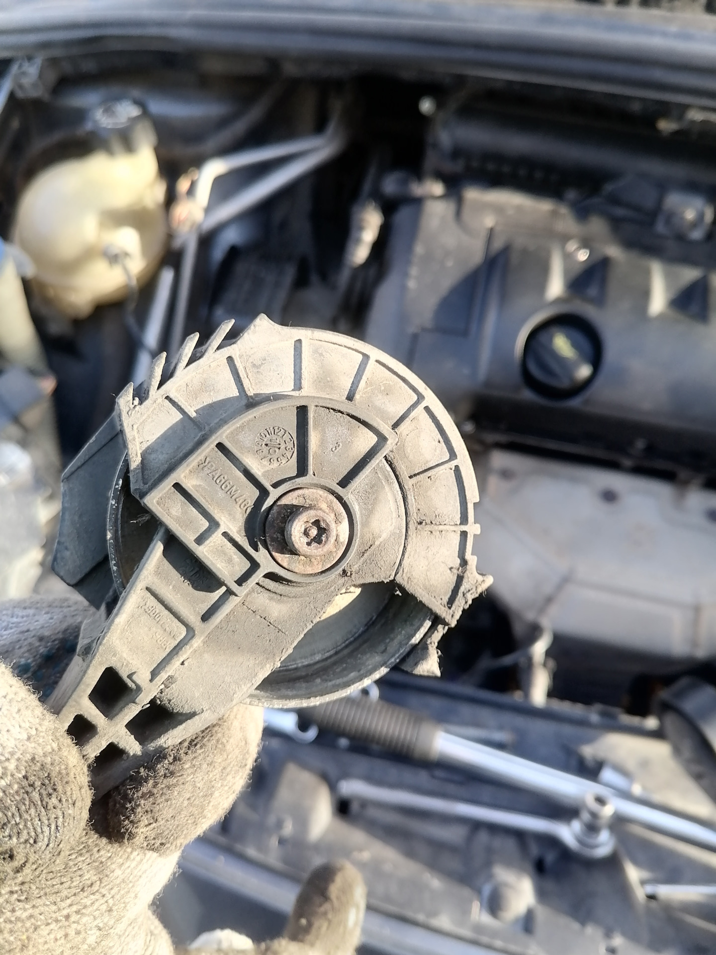 Замена ролика гитары Пежо 308 — Peugeot 308 (1G), 1,6 л, 2010 года ...