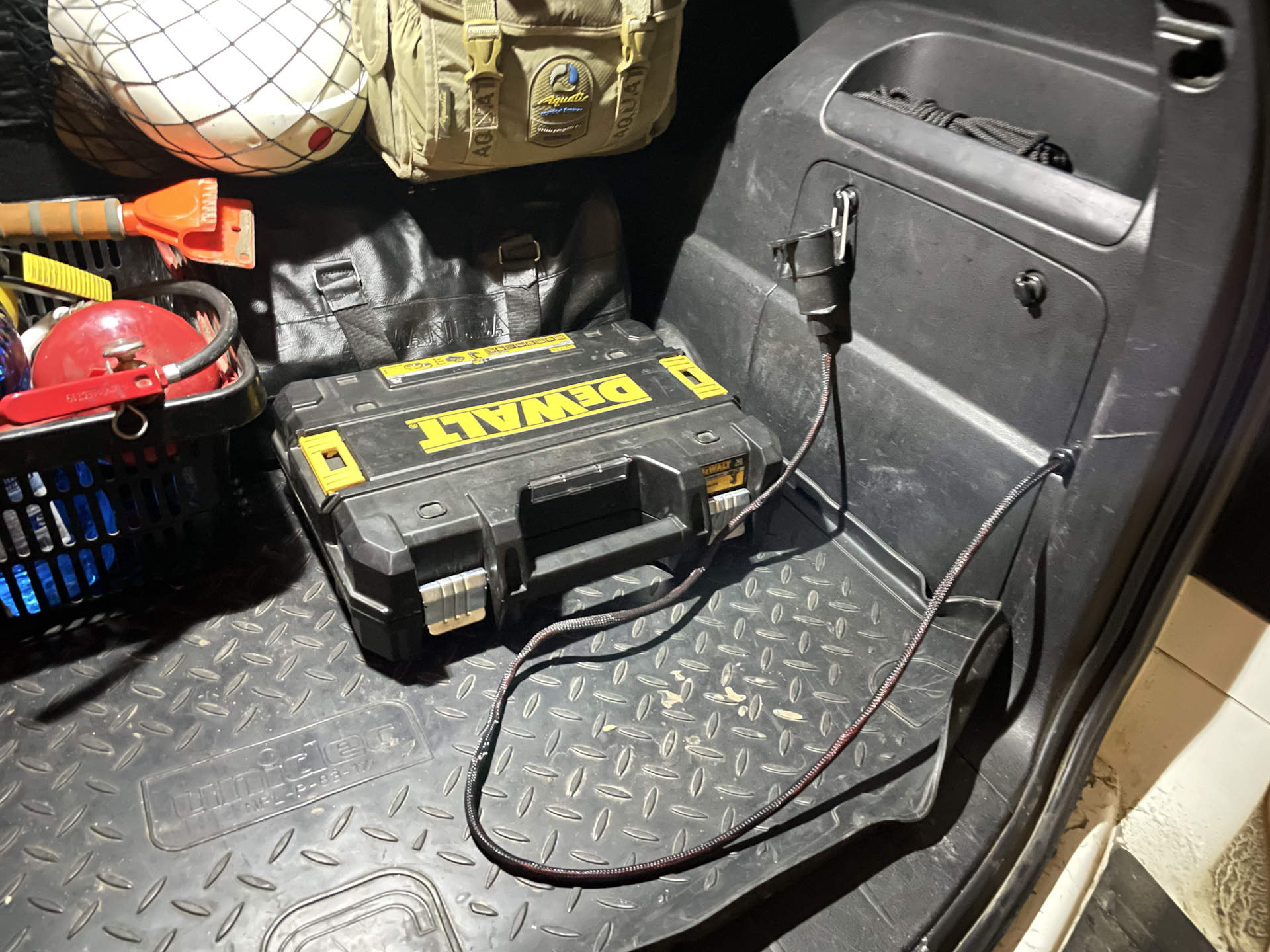 Перенос розетки фаркопа — SsangYong Kyron, 2,3 л, 2012 года | своими ...