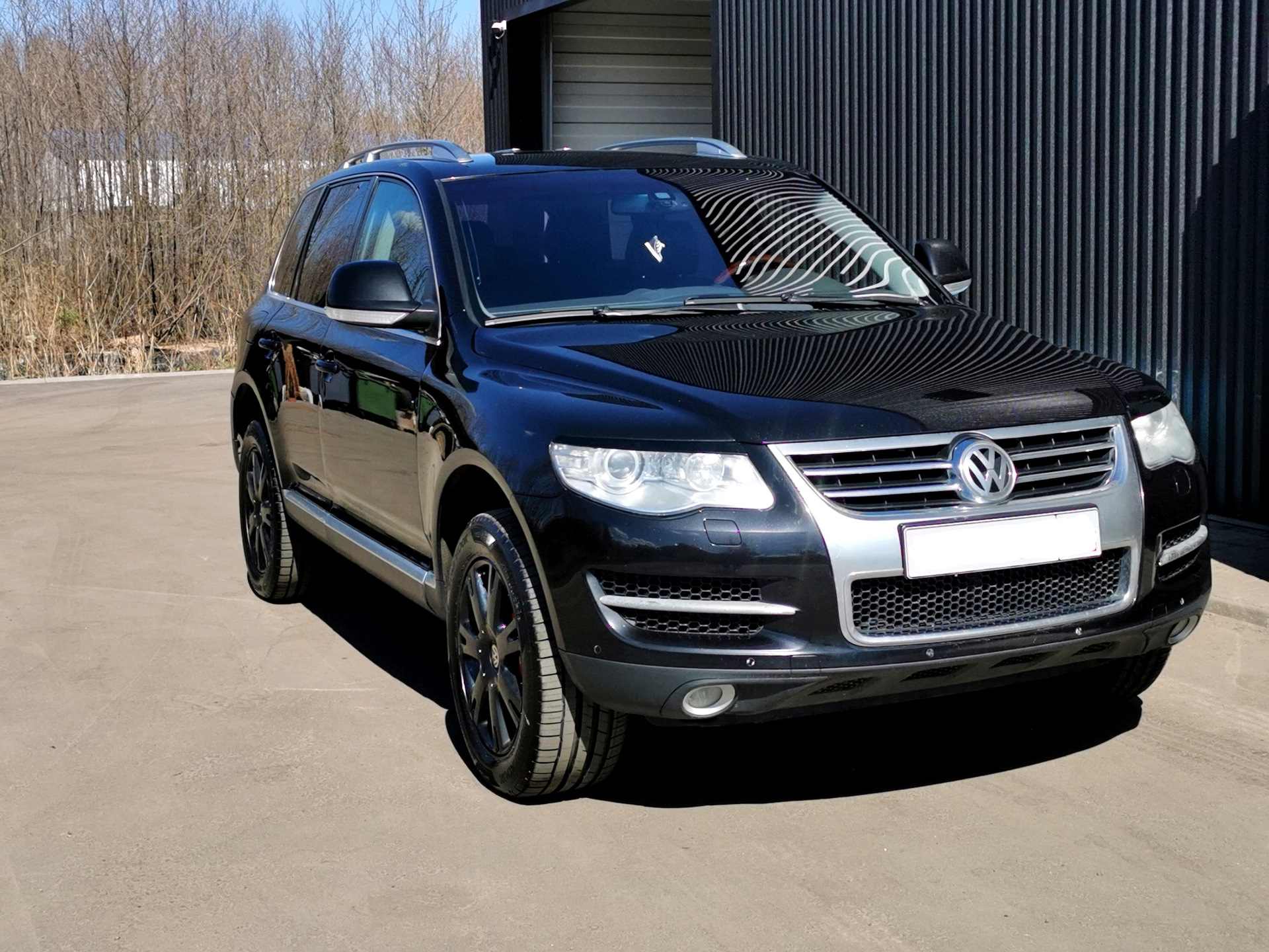Vw touareg 2022 r line. Volkswagen touareg синий. Touareg motors. Volkswagen touareg 2009 3. Touareg motors.