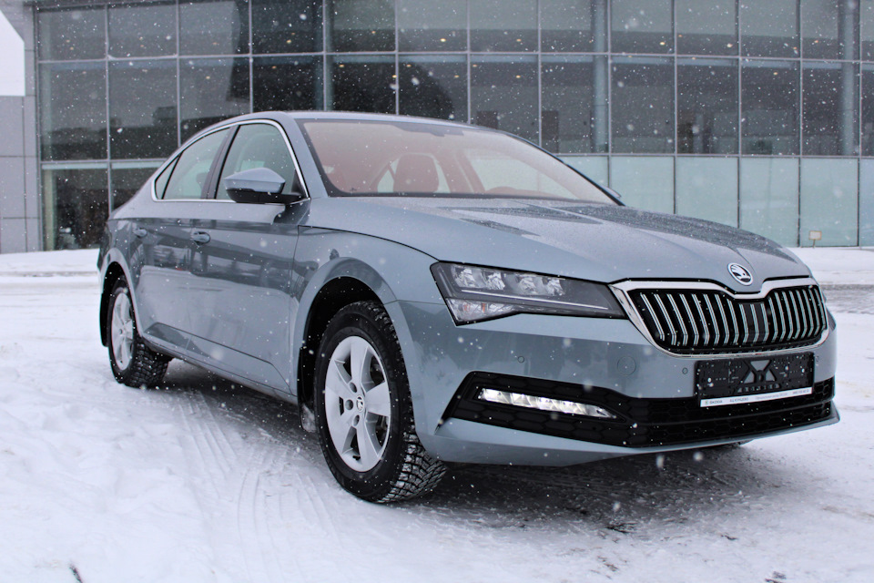 Skoda Superb Winter Forest