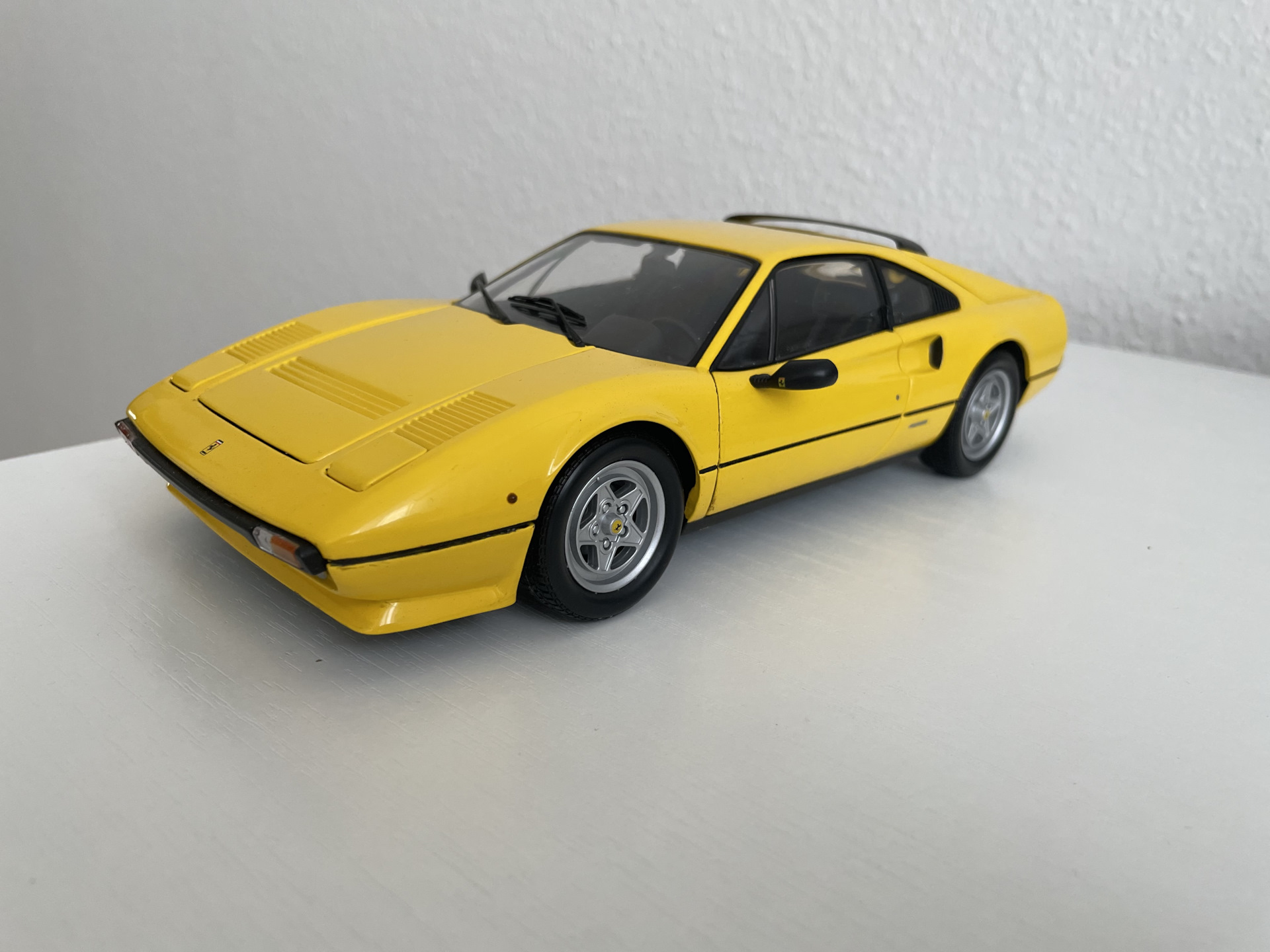 Ferrari 308 GTB Quattrovalvole (1:18 Kyosho) — Сообщество «Масштабные  Модели» на DRIVE2