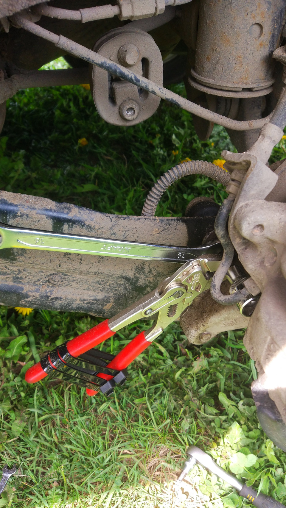 Скрипы в передней подвеске. Стойки заднего табилизатора — Volkswagen ...