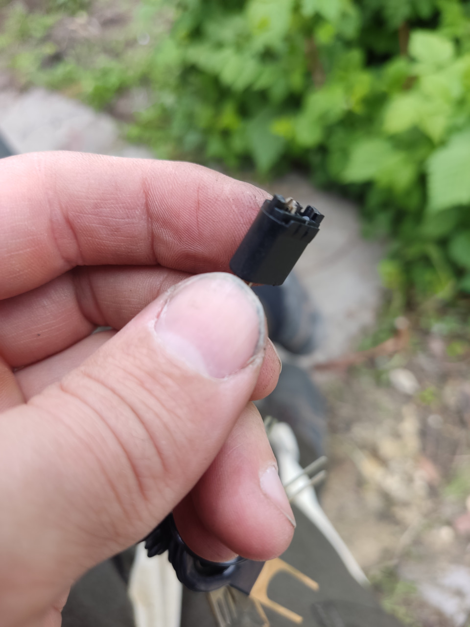 вытащил пины — Volkswagen Caddy (3G)