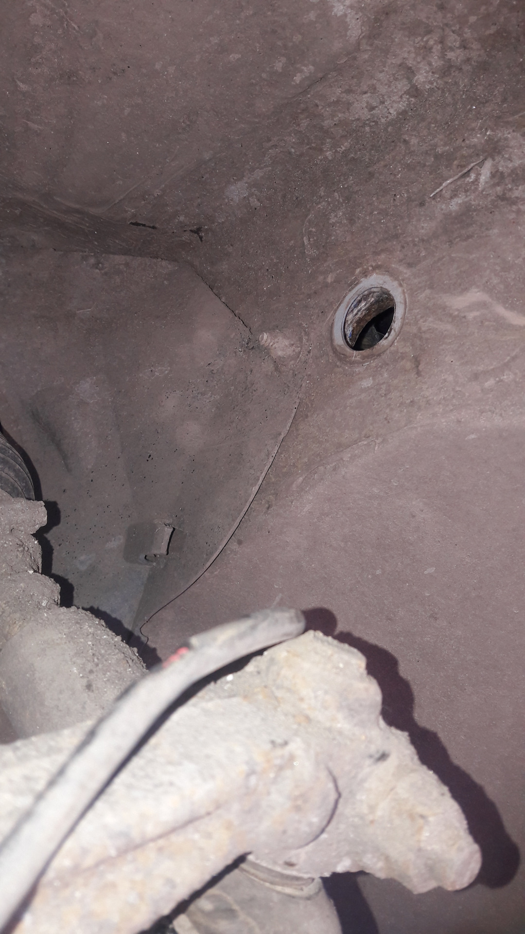 Оборвало провод АБС — Audi A6 (C5), 2,8 л, 1997 года | поломка | DRIVE2