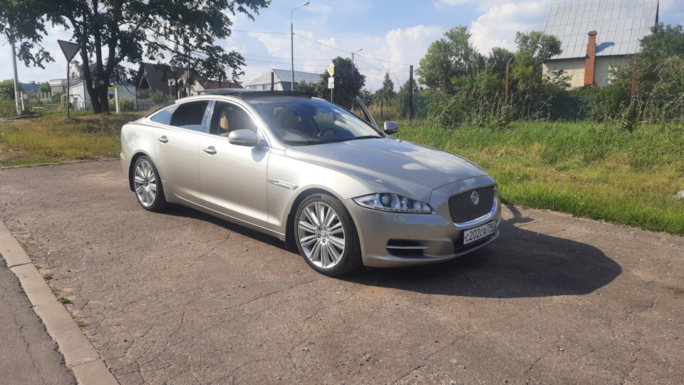 Jaguar XJ Mark 4