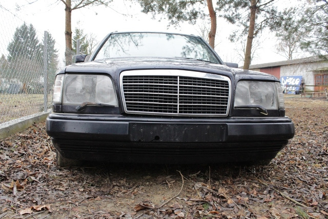 Avito 124. Мерс 124 кузов с 1993. Мерседес волчок 124 е500. Мерседес 124 тонированный. Запчасти на 124 мерседес купе.