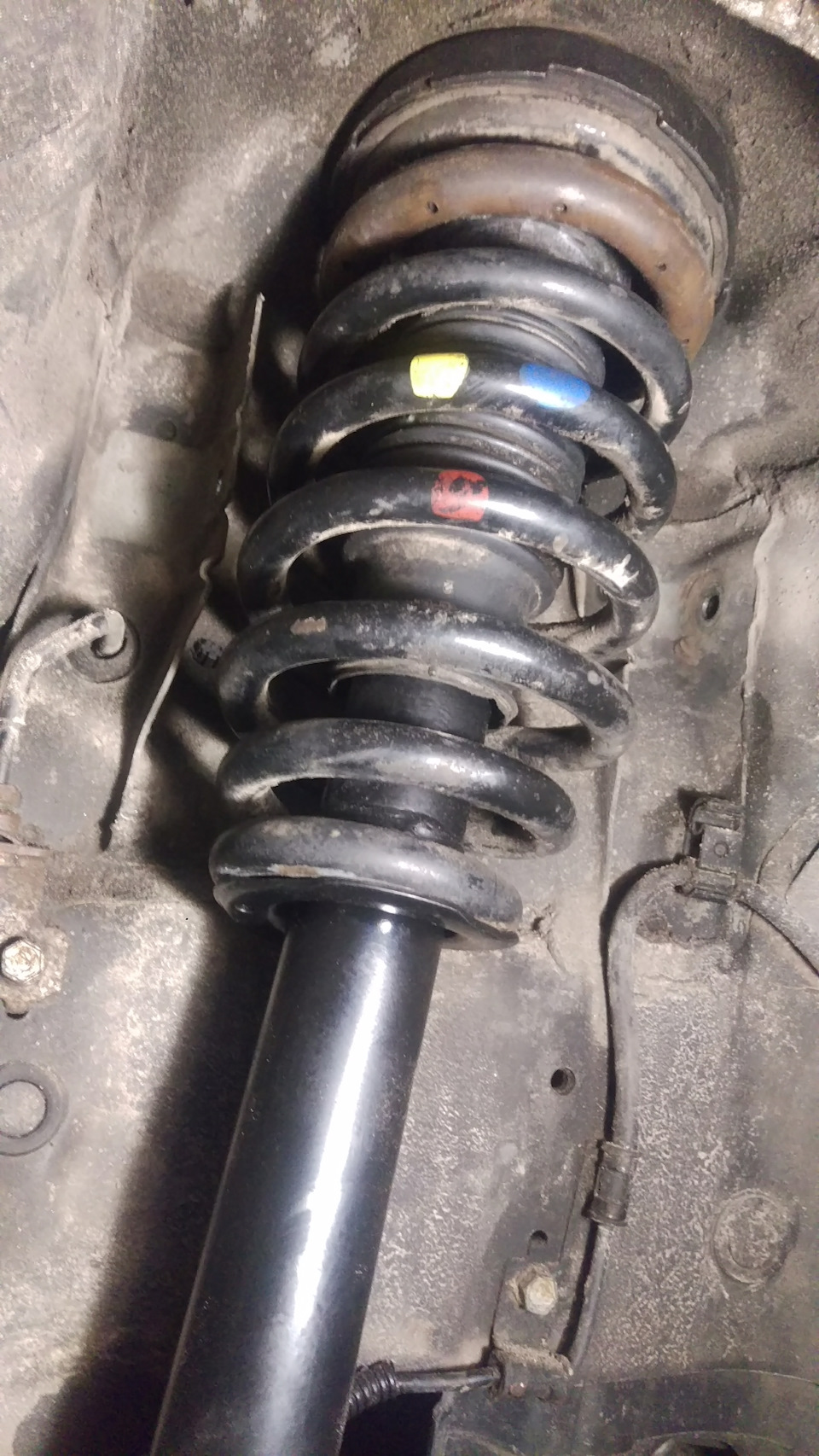Передние амортизаторы — Hyundai Grandeur (TG), 3,3 л, 2007 года ...