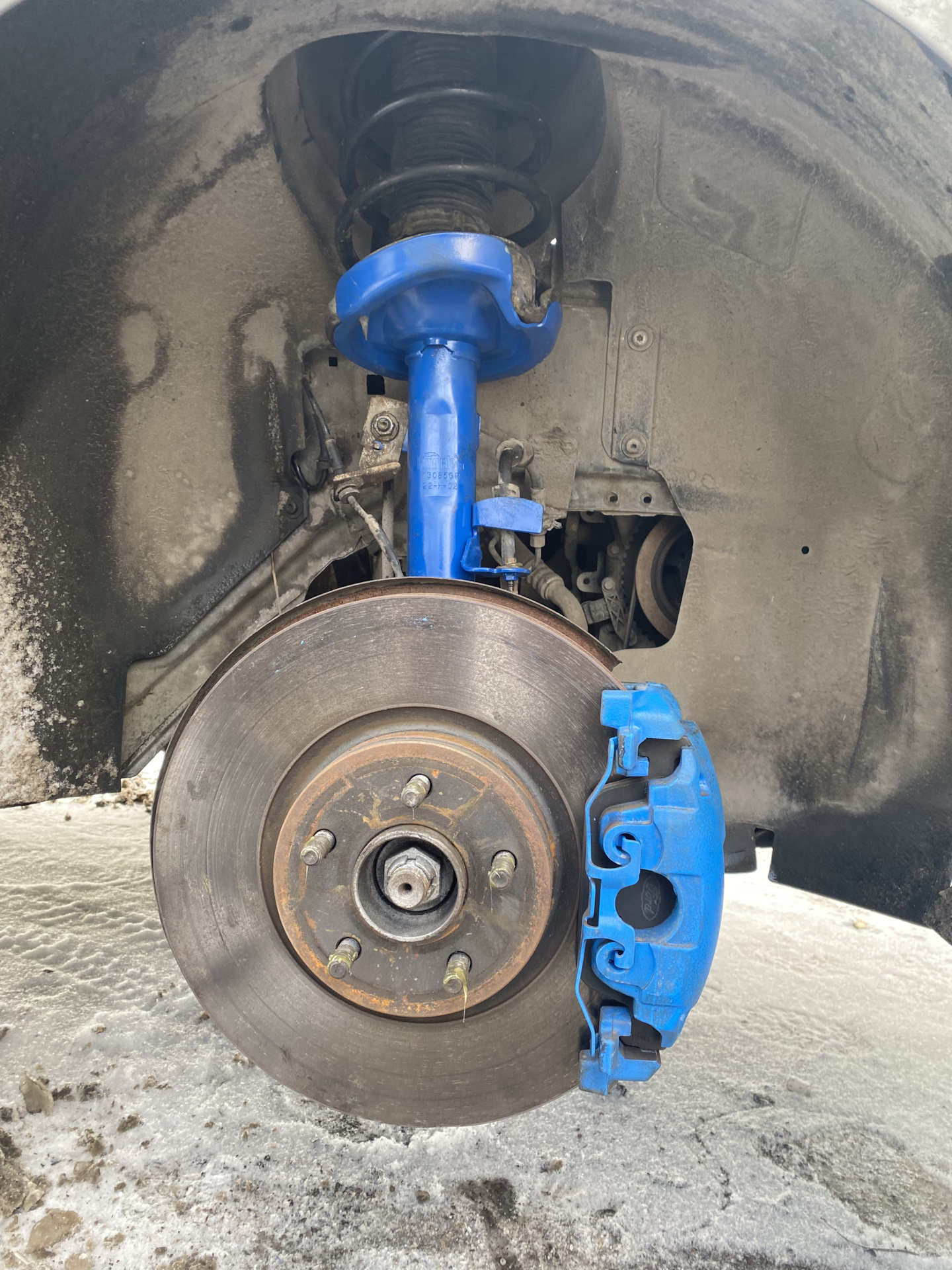 Передние стойки фф3 — Ford Focus III Wagon, 2 л, 2012 года | своими ...