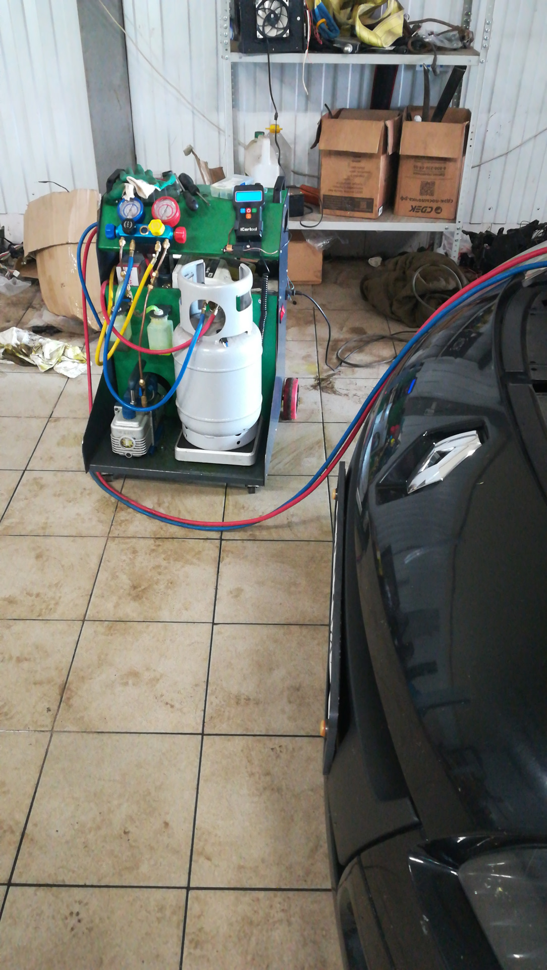 Рено меган 1 датчик давления фреона. Фреон рено. Система кондиционирования рено меган 2. Заправка кондиционера danfoss. Заправочные штуцера кондиционера рено espace.