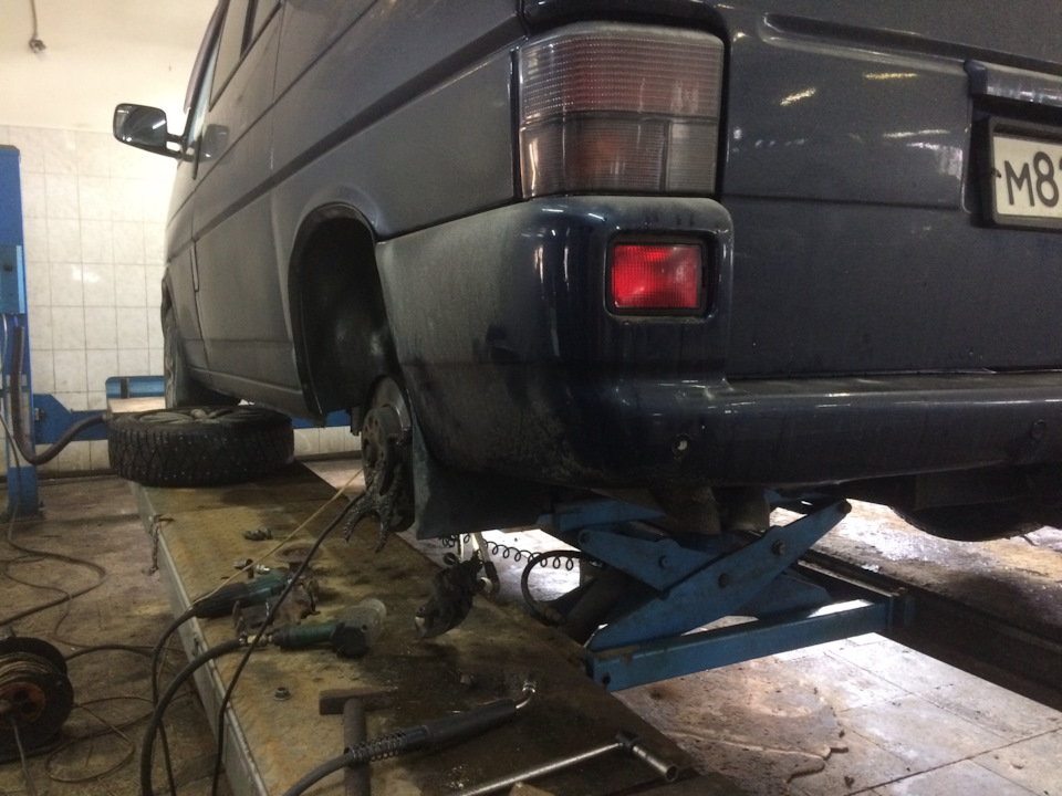 Заклинил ручник и отвалился пыльник диска тормозного! — Volkswagen ...