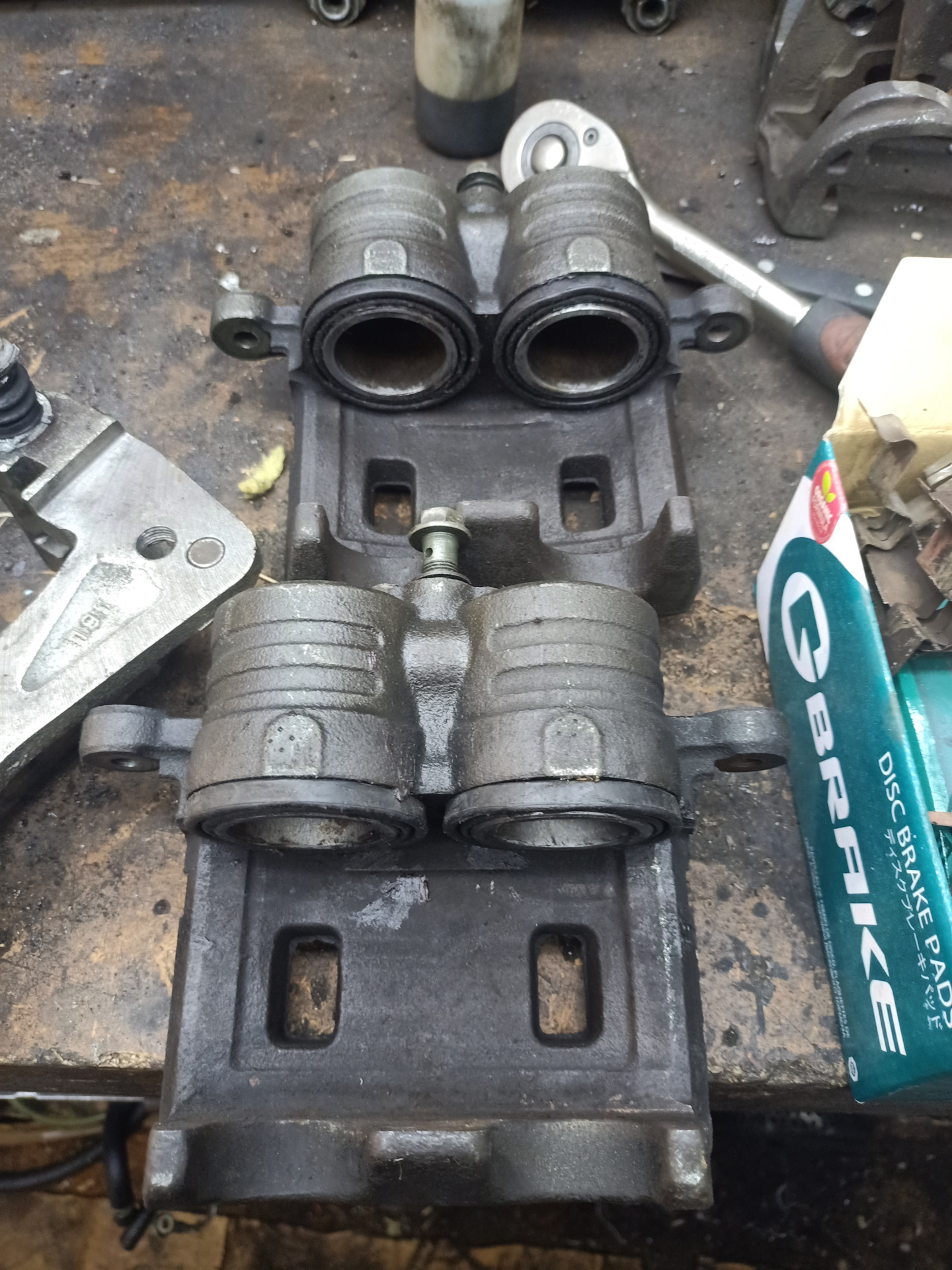 Суппорт передний камри 50. 2 поршневые суппорта на волгу. 2х поршневые суппорта е36. Суппорта от субару на газель. 4 поршневые суппорта на ваз 2110.