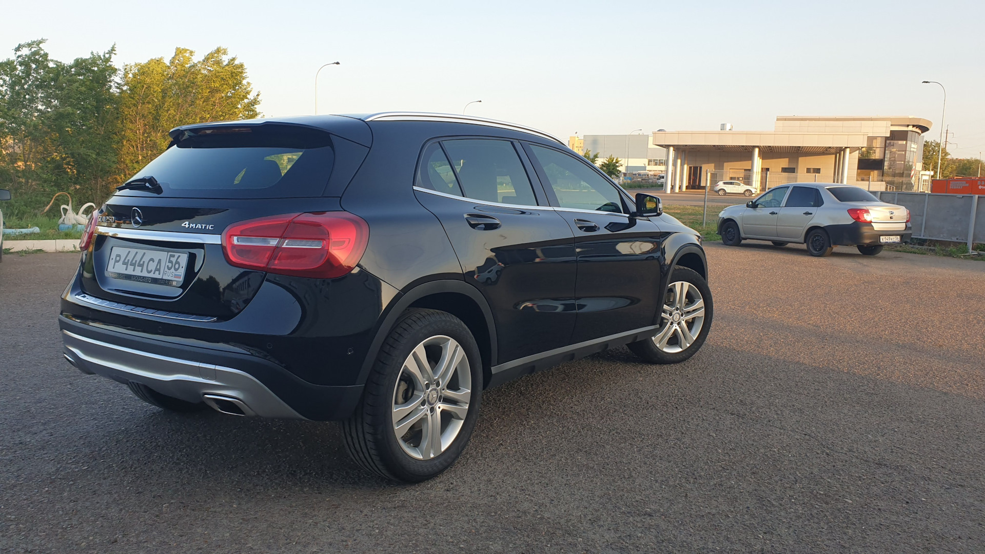 Мерседес GLA belka car