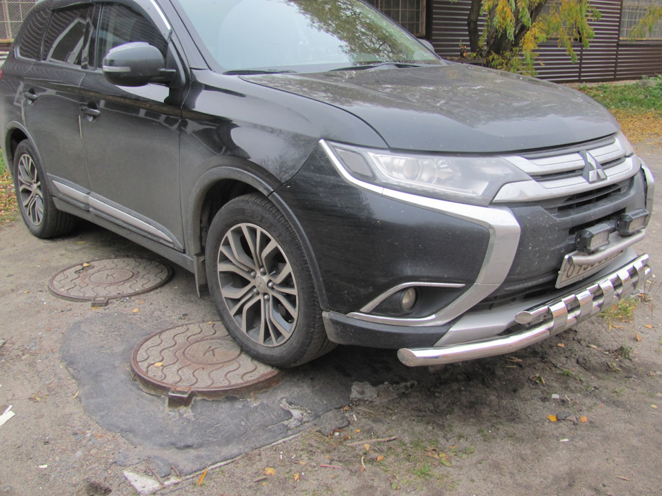 Mitsubishi outlander крышка багажника