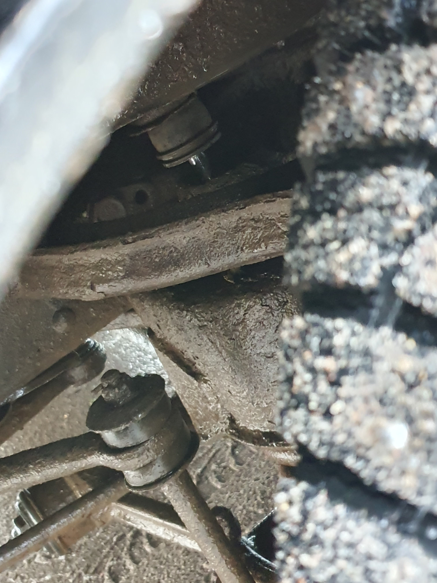 Волга подвесной оторвало. Оторванный привод. Оторванный привод. Оторвало привод. Оторвало привод у машины.