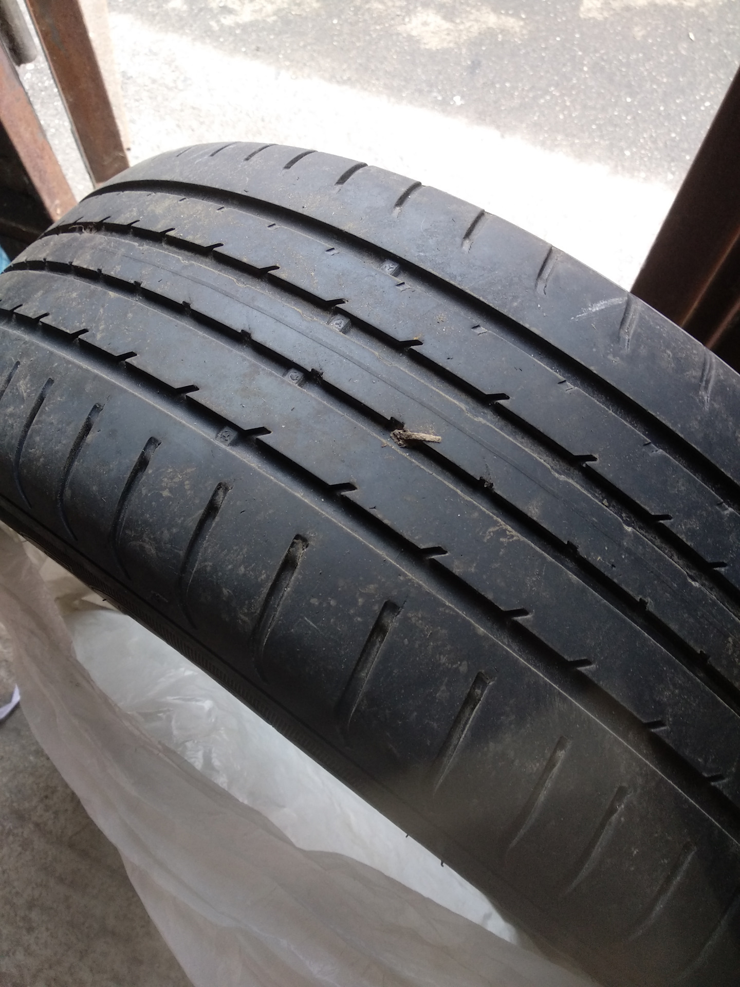 Шины goodyear efficientgrip. Резина РАН флэт на БМВ 750.