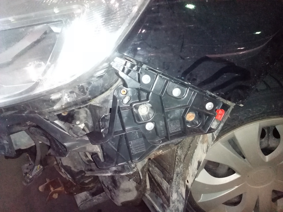 Замена усилителя бампера и кронштейнов бампера — Opel Astra J, 1,7 л ...