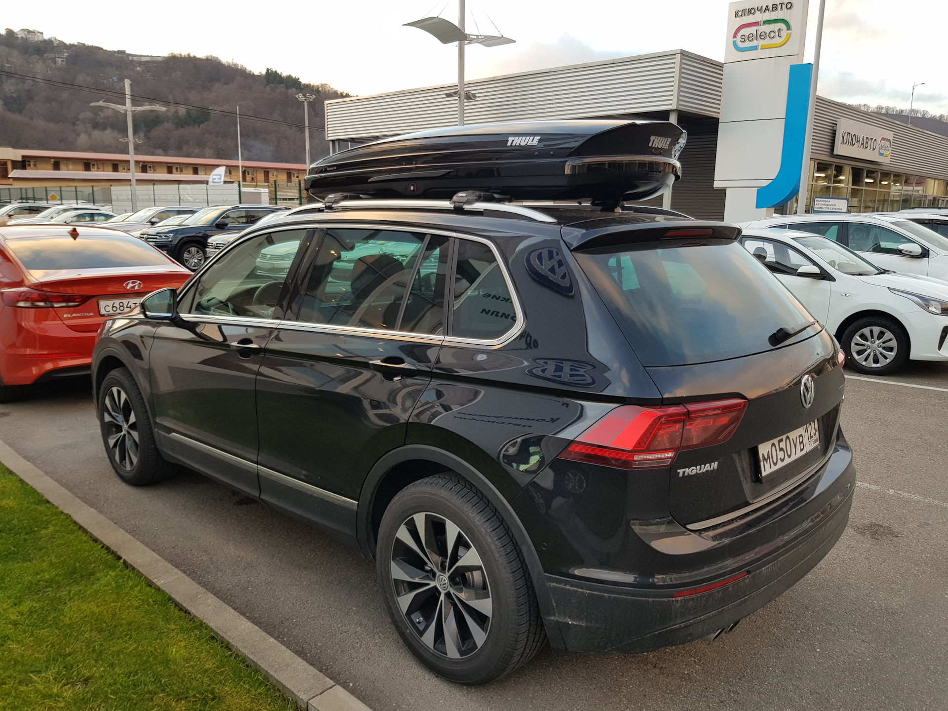 Thule dynamic m 800 черный. Багажник thule dynamic 800. Бокс thule dynamic m 800. Автомобильный бокс thule dynamic m (800). Thule dynamic 800 tiguan.