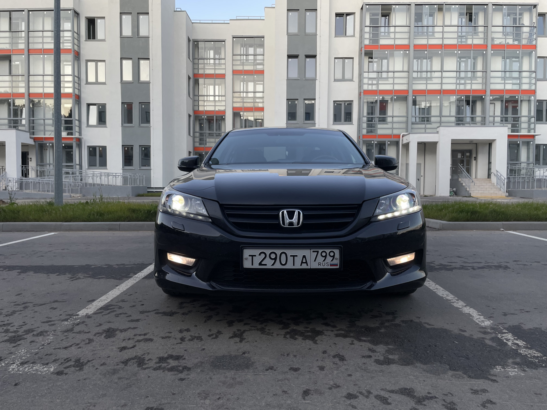 Хонда черная машина