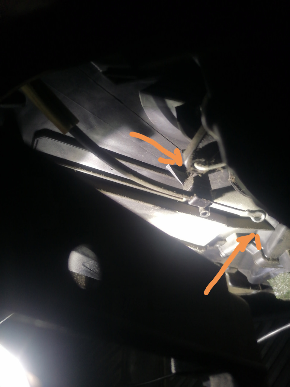 Замена лампочек подсветки блока управления регулировки печки. Снятие ...