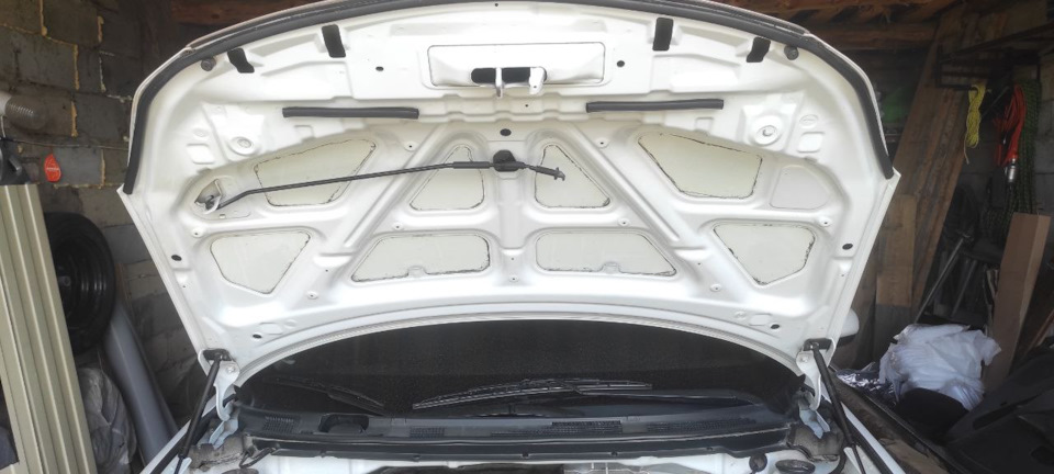 Вибра капота, газовые упоры и подсветка — Nissan Almera V (G11/15), 1,6 ...