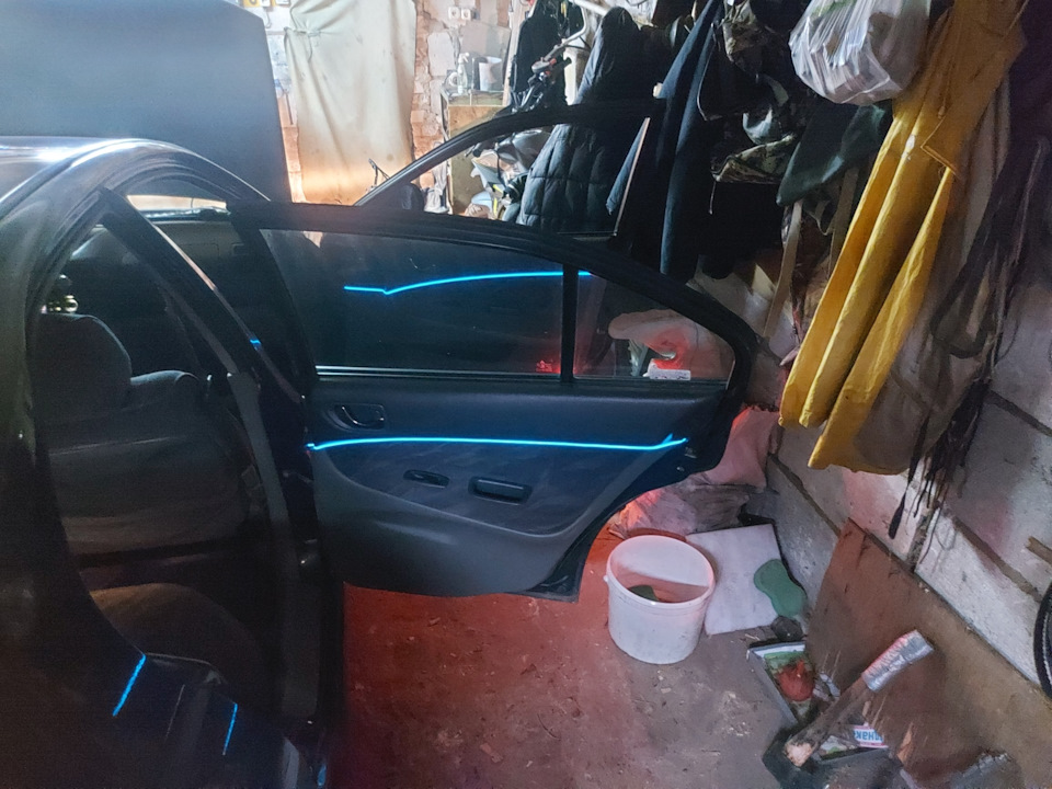 Гибкий неон в дверные картв — Mitsubishi Galant (8G), 2,5 л, 1998 года ...