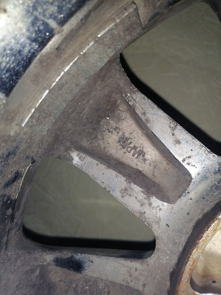 Шины зимние шипованные Hankook 205/65 R15, литые диски Toyota 6Jx15 ...
