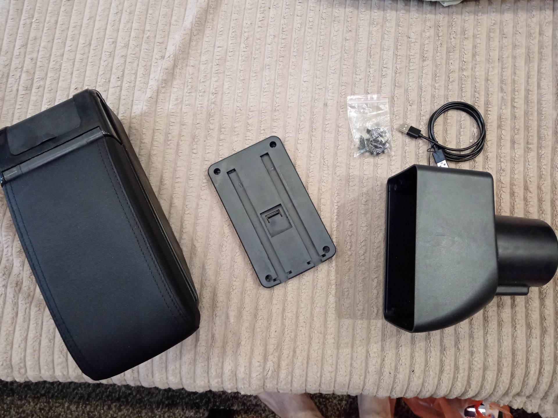 Подлокотник — Hyundai Getz, 1,4 л, 2010 года | аксессуары | DRIVE2