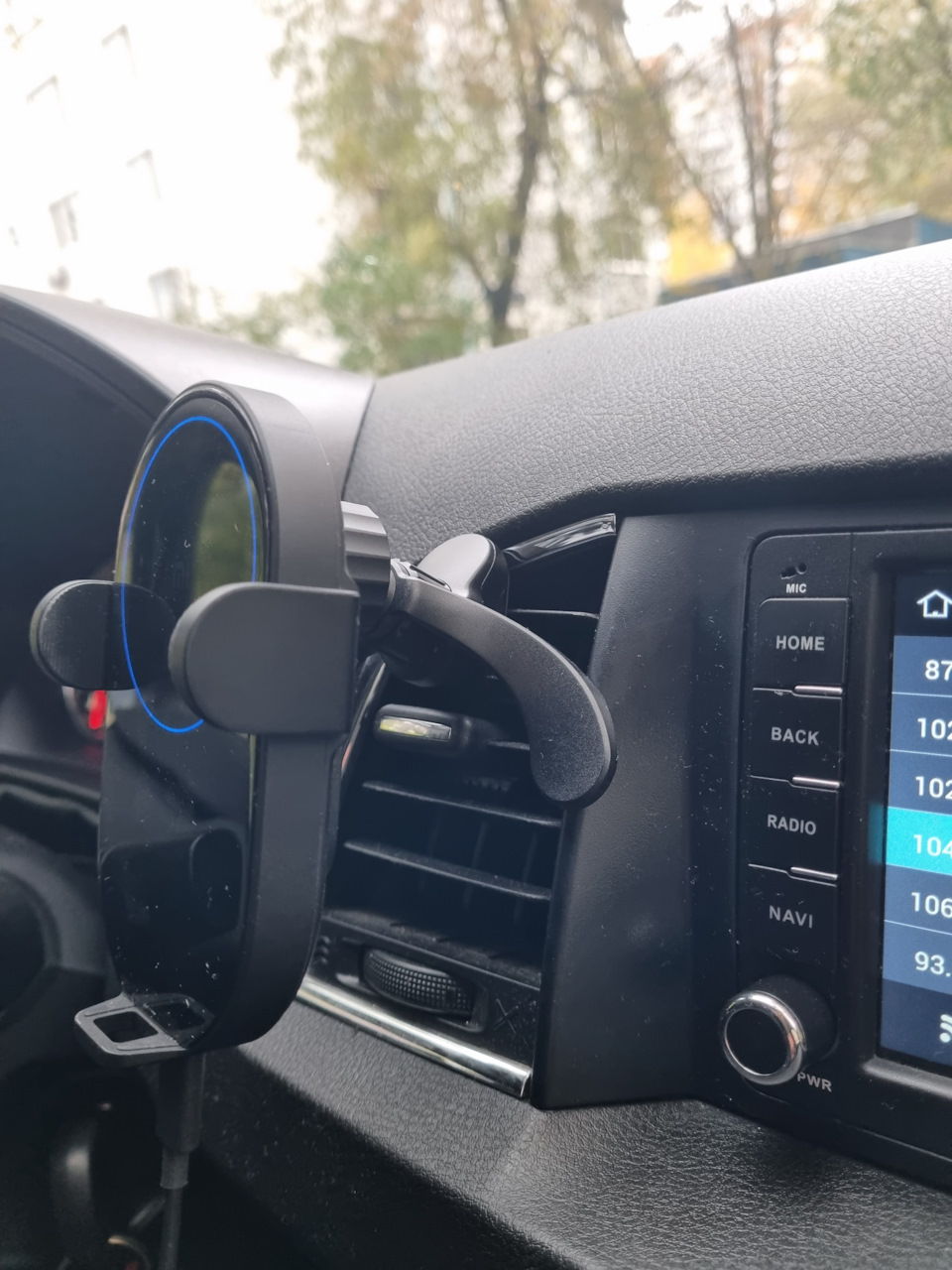 Автомобильный держатель Xiaomi Wireless Car Charger с беспроводной зарядкой  (WCJ02ZM) 20W — УАЗ Patriot, 2,7 л, 2018 года | аксессуары | DRIVE2