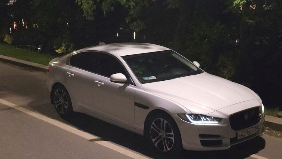 Jaguar XE