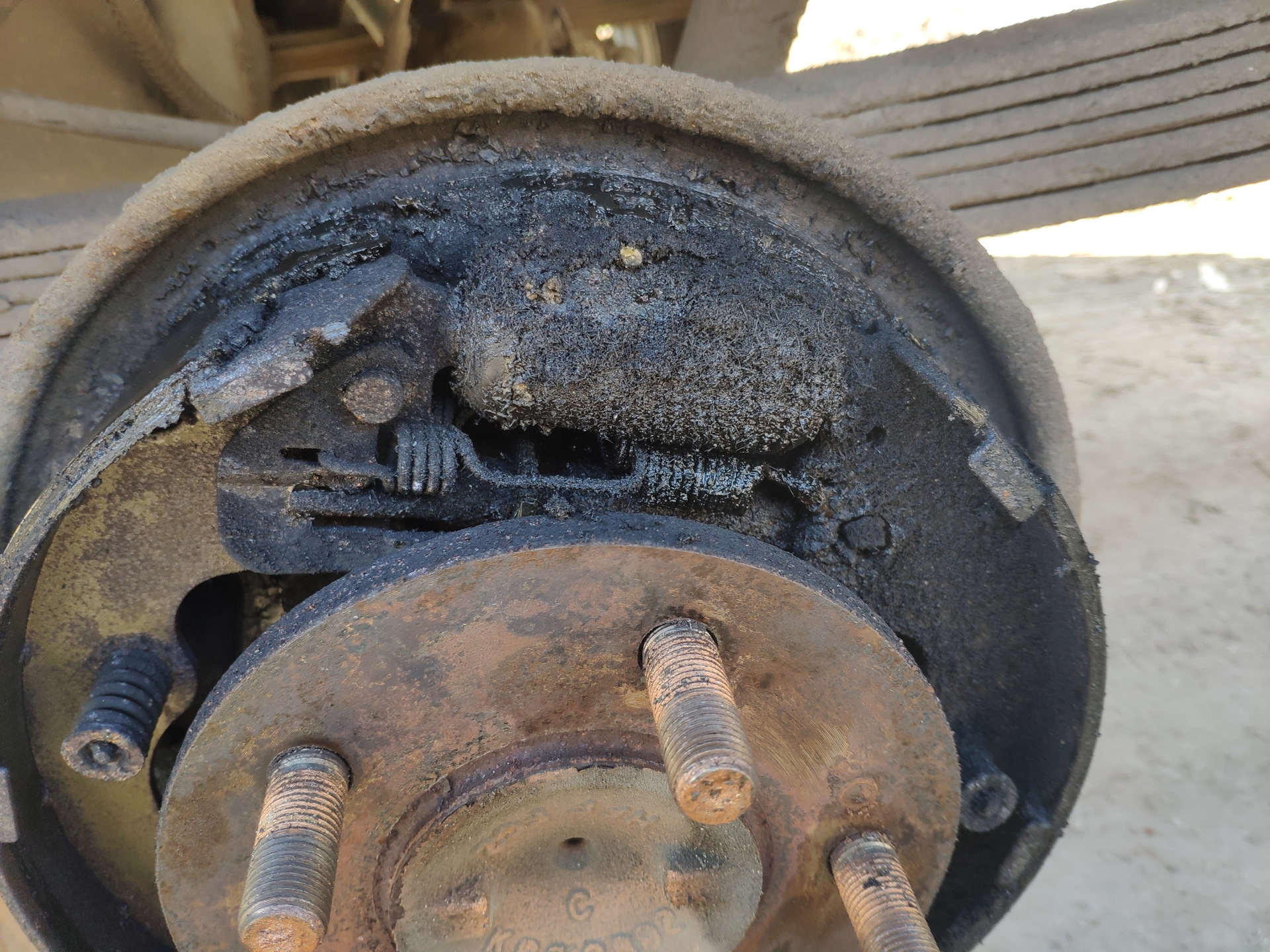 Задние колодки портер 1. Задние колодки хендай портер 1. Задние тормоза портер. Задние тормоза хендай портер 1. Задние колодки хендай портер 1.