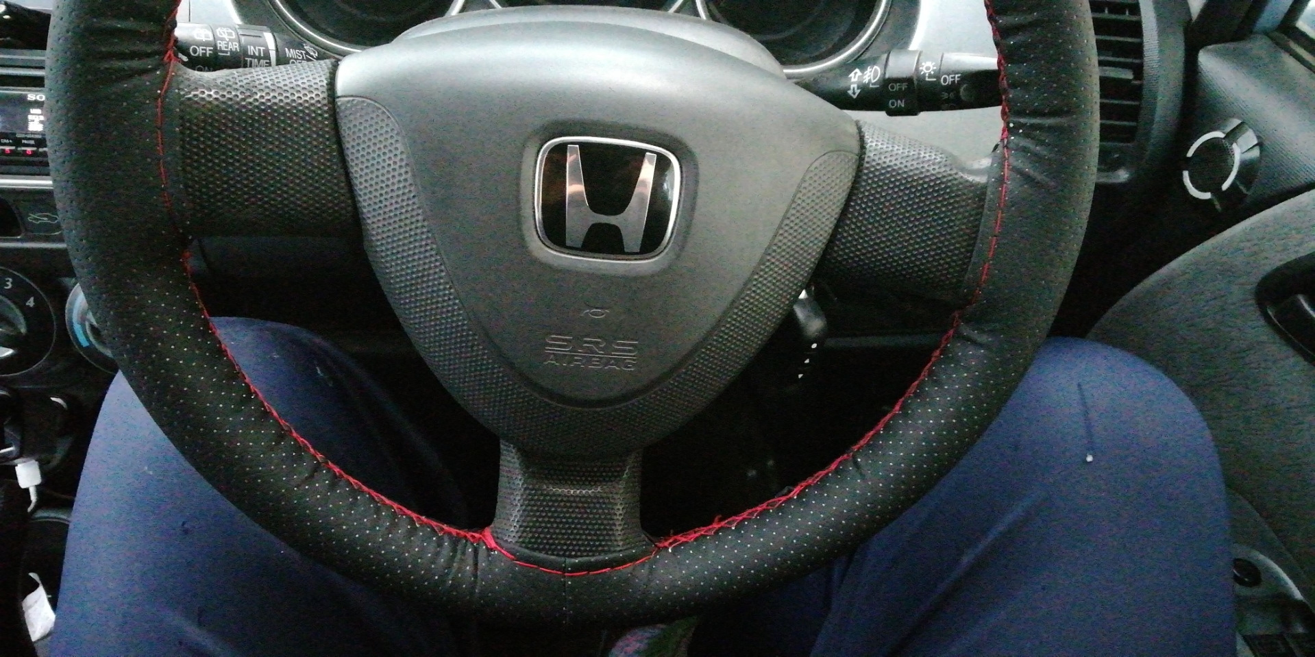 Оплетка на руль хонда срв 4. Оплёткадля руля хонда цивик 8. Оплетка на руль хонда срв 3. Оплетка на руль хонда фит. Оплётка на руль honda vezel.