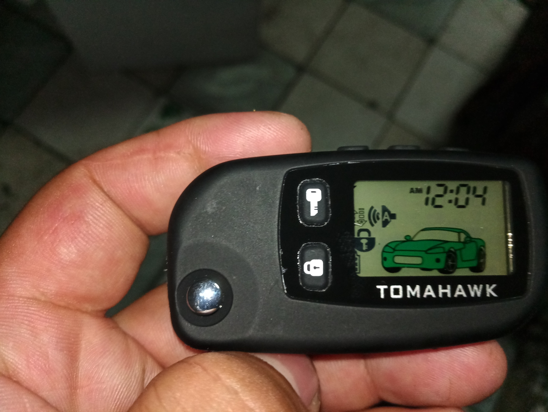 Как прошить томагавк. Привязка брелка tomahawk 9010. Брелок томагавк 9010 программирование брелка. Tomahawk модель 9030. Как прошить томагавк.