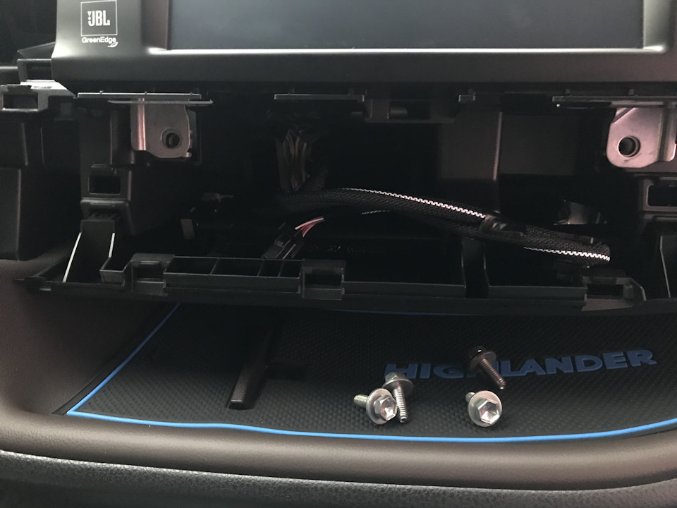 Как снять магнитолу тойота хайлендер Apple TV HD Toyota Highlander 2019 - Toyota Highlander (XU50), 3,5 л, 2019 года 