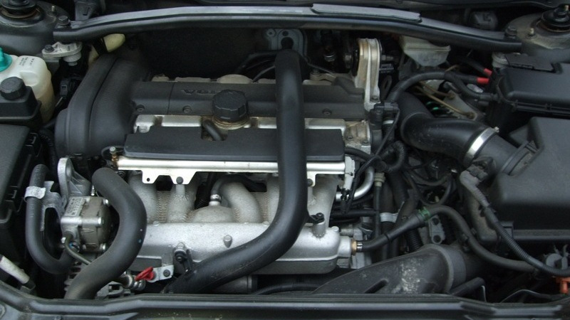 Купить двигатель хс90. Volvo 2.5 t5 турбо двигатель. Двигатель Вольво s60 2.5 турбо. Двигатель Вольво хс90 2.5 турбо. Volvo s60 2.5t мотор.