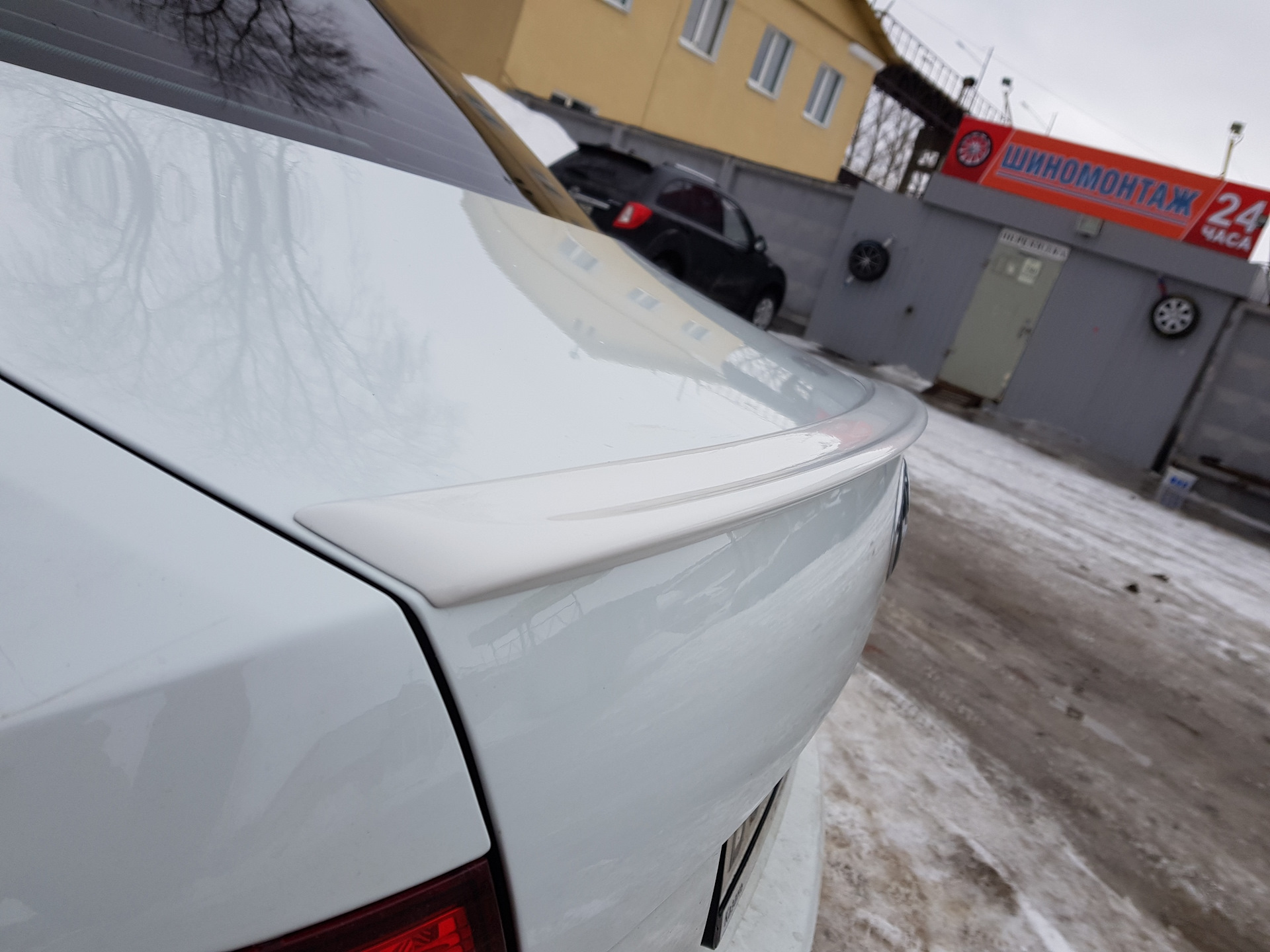 Установка лип спойлера. Лип спойлер на митсубиси лансер 10. Лип спойлер приора хжтс. Установка лип спойлера. Снятие матрицы лип спойлера.