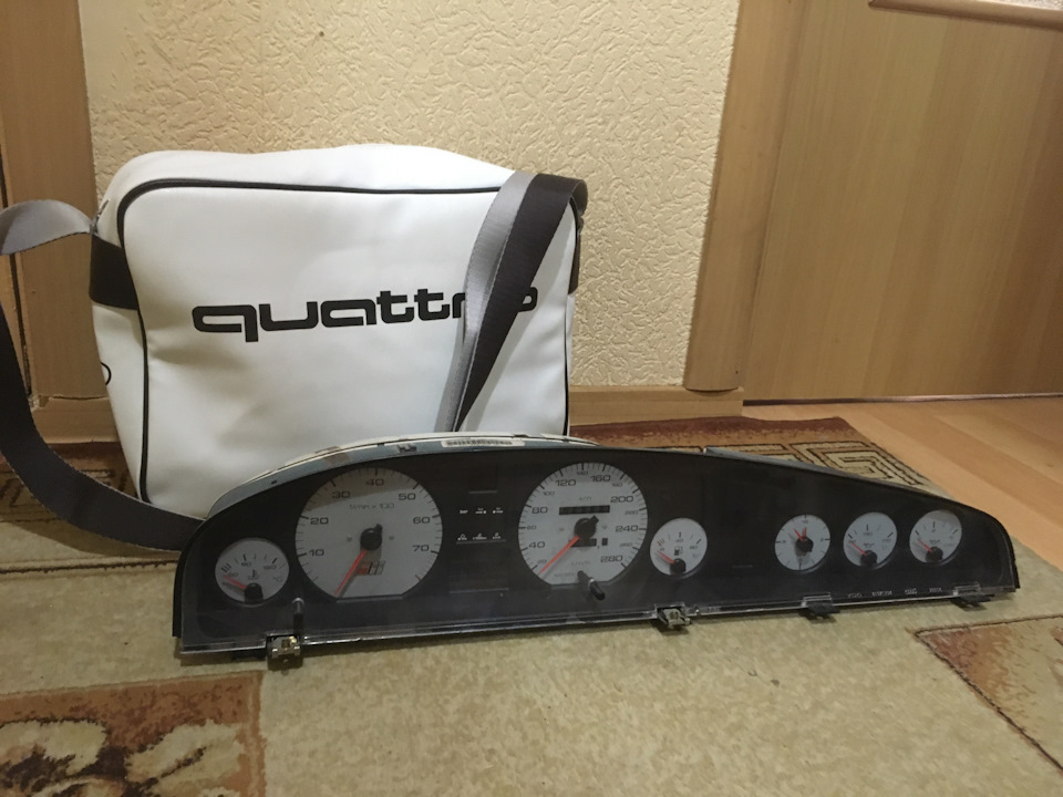 Приборная панель и фул фарш стрекоза — Audi 100 Avant (C4), 2,8 л, 1994 ...