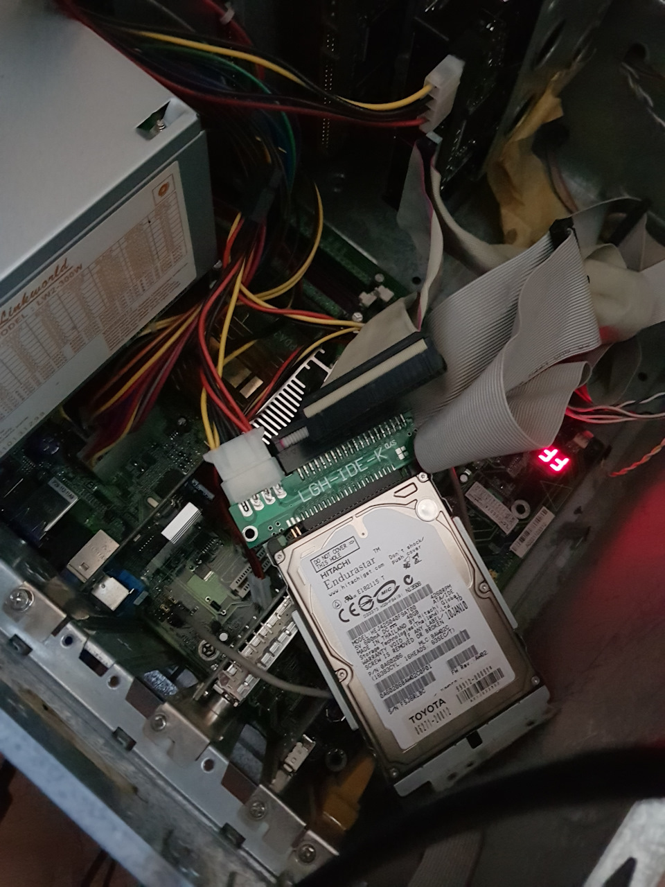 Копируем файлы через переходник ide 3.5 — 2.5 — Toyota Prius (30). Запчасти на фото: 9458206